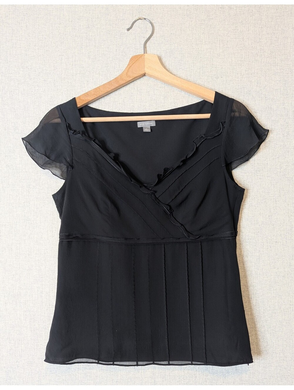 Ann Taylor 100% silk balletcore flutter sleeve blouse